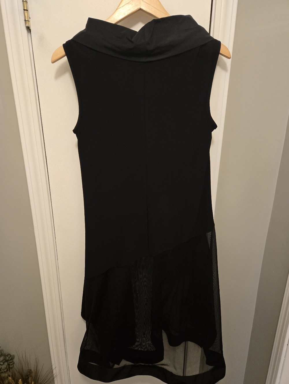 Joseph Ribkoff Sleeveless Mock Neck Top Style 212133 Size 8 Black - Picture 9 of 11